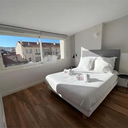 Apartment Beautiful 2 Bedroom In By Riviera Secrets Cannes